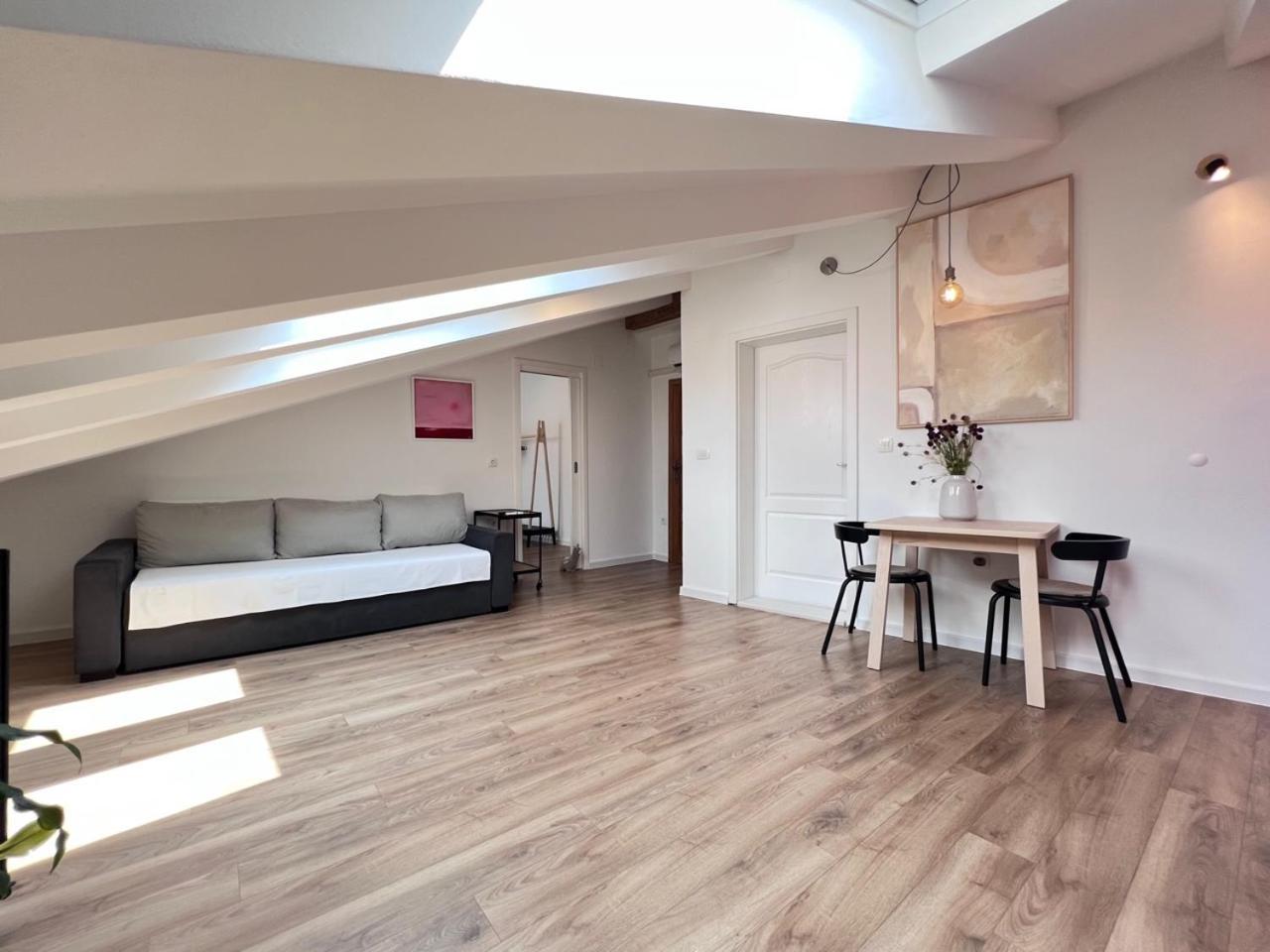 Forum 2 Apartment *